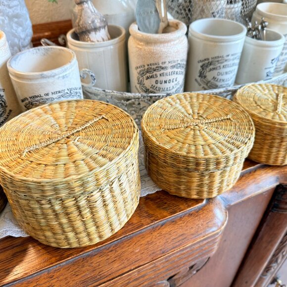 5 Vintage Woven Nesting Baskets with Handles - Picture 8 of 17